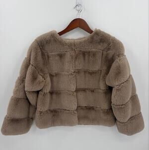 Papaya Taupe Faux Fur Cropped Jacket Plush Quiet Luxury Coat Size Medium Cozy